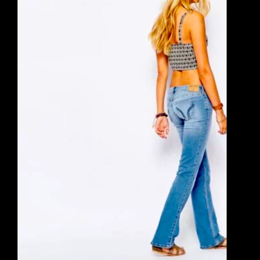 HOLLISTER low rise, boot cut 👖 jeans!